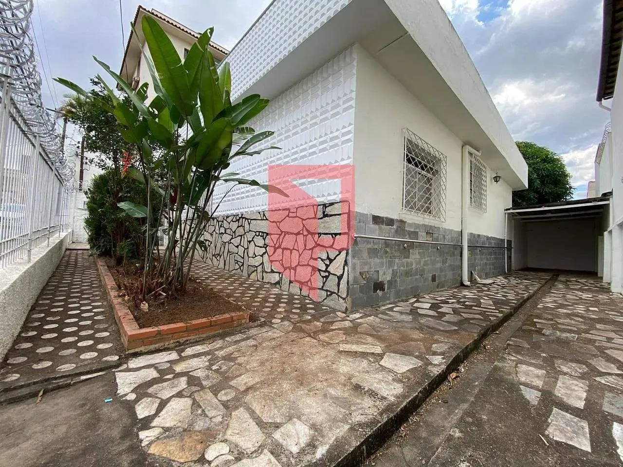 Excelente Casa para Locação no Bairro Caiçara Belo Horizonte -MG, 3 Quartos com Suíte e Q