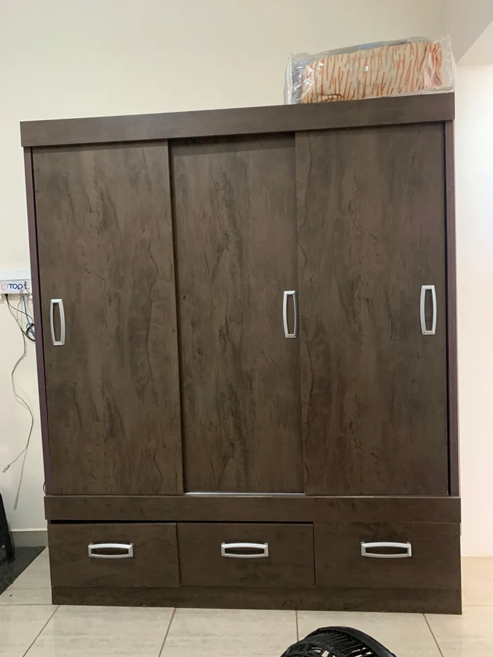 Guarda-Roupa 3 Portas de Correr com Gavetas