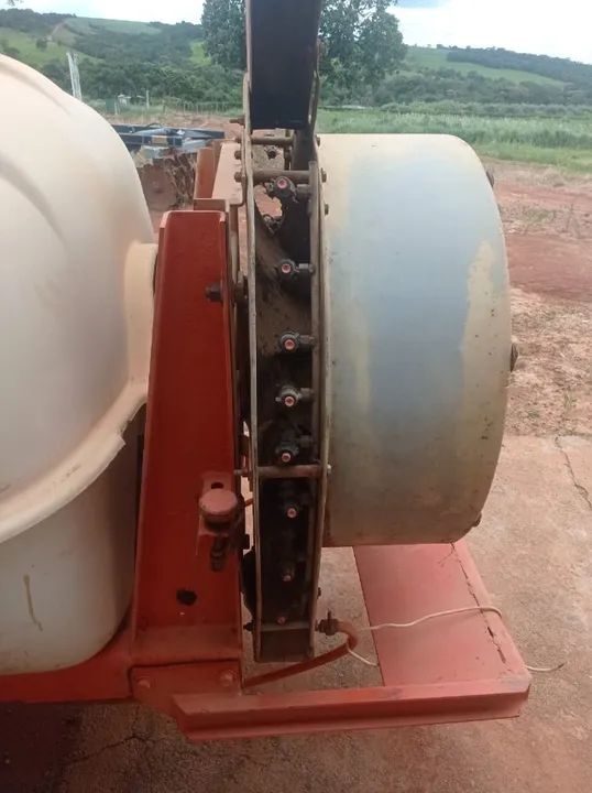 PULVERIZADOR JACTO ARBUS 2000 LITROS - em Anapolis GO - Foto 3
