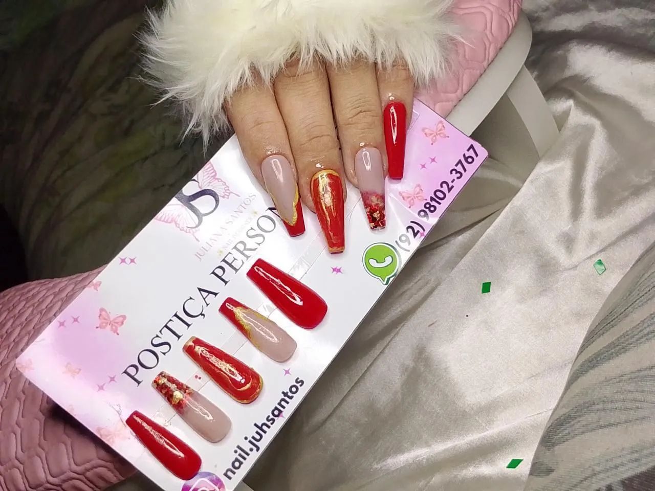 Postiças realistas com Esmaltação em Gel  - Foto 4