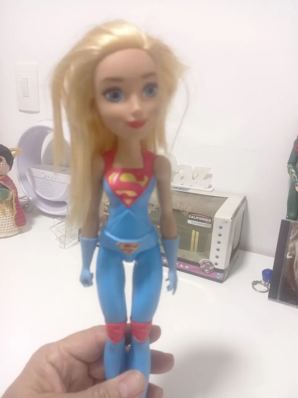 SUPER GIRL BONECA 
