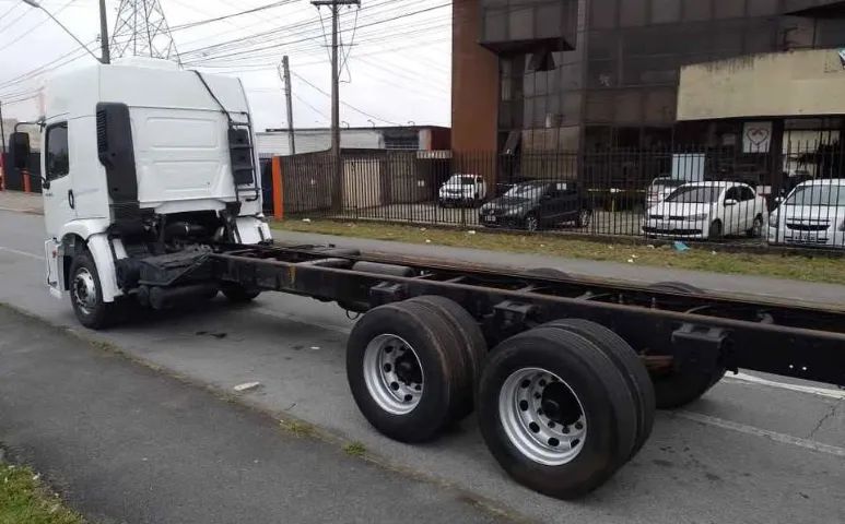 VW Constellation 24250 Chassi Ano 2009 - Foto 5