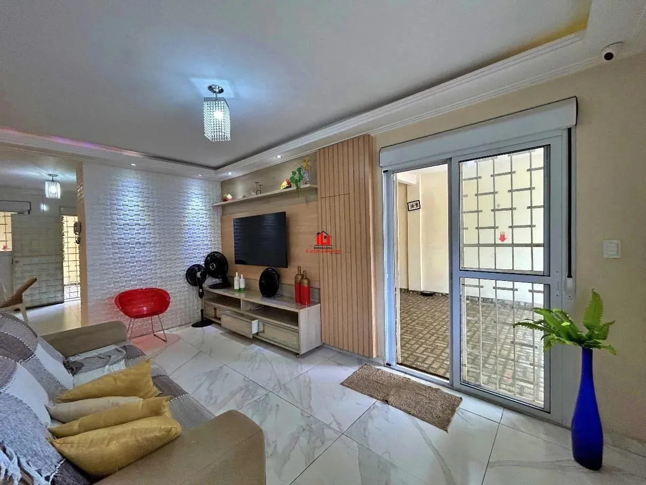 Casa com 3 dormitórios| 95% Mobiliada| Adrianopolis.