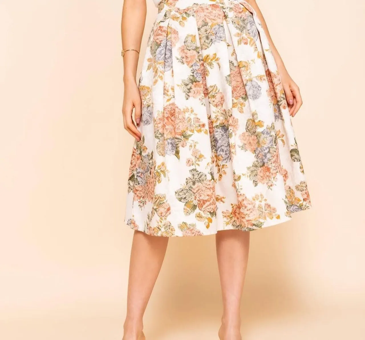 Saia floral rodada elegante