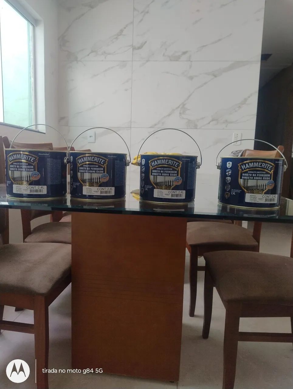 vendo 4 latas deEsmalte sintético Hammerite cor branco  brilhante,160 R$ a unidade