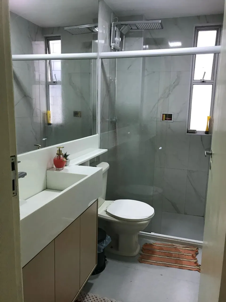 FEDERAÇÃO - EXCELENTE APARTAMENTO 2/4, 48 m2, REFORMADO, PISO PORCELANATO. OPORTUNIDADE!!