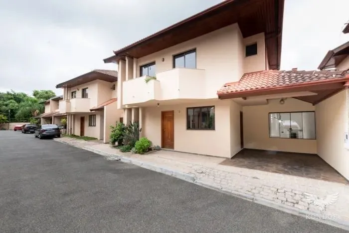 Sobrado em SANTA FELICIDADE com 160 m²