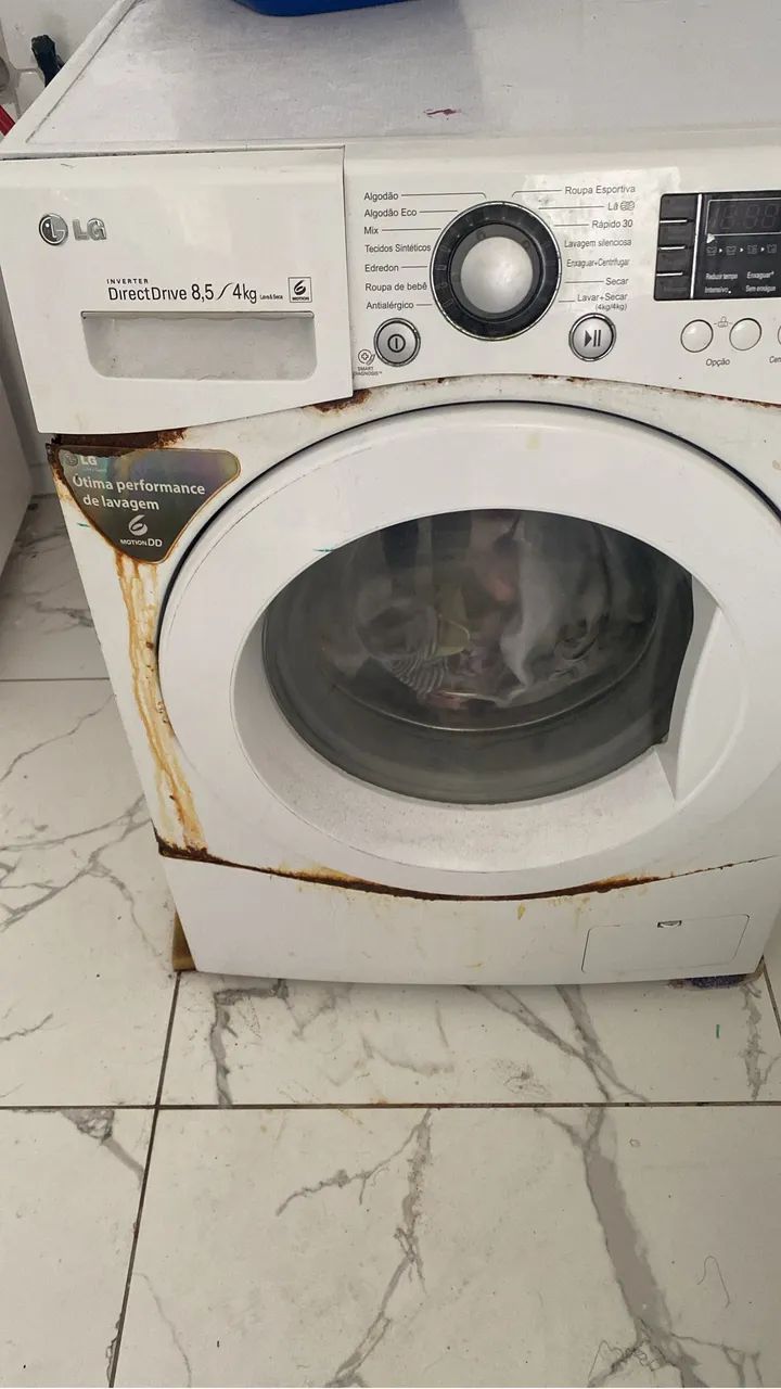 Máquina lava e seca para retirada de peça 