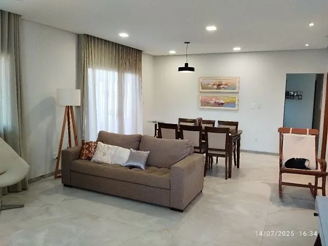 Linda casa com 3 edificações - Cond. Morada do Rio
