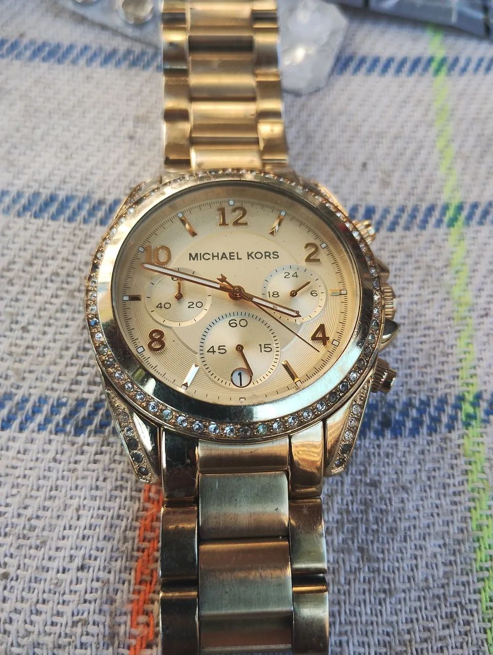 Relógio Michael Kors Dourado com Detalhes em Strass