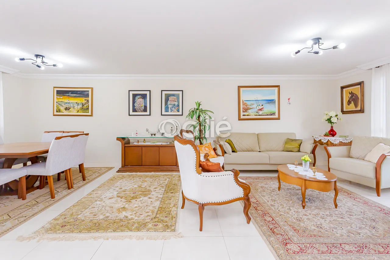 Sobrado com 3 quartos no São Lourenço, Curitiba/PR