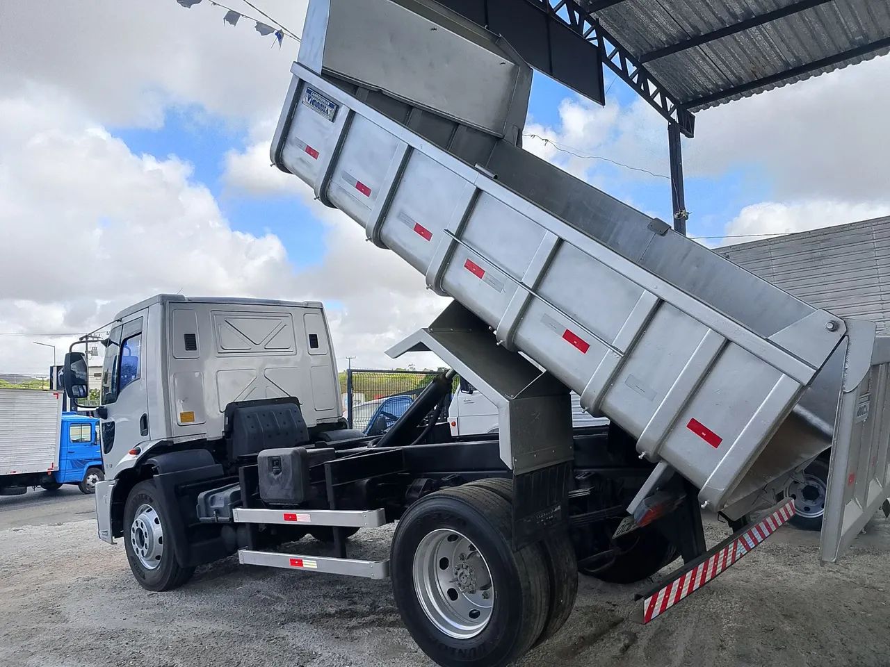 Ford Cargo maisNovo Do Brasil km 27.065 apenas  - Foto 5