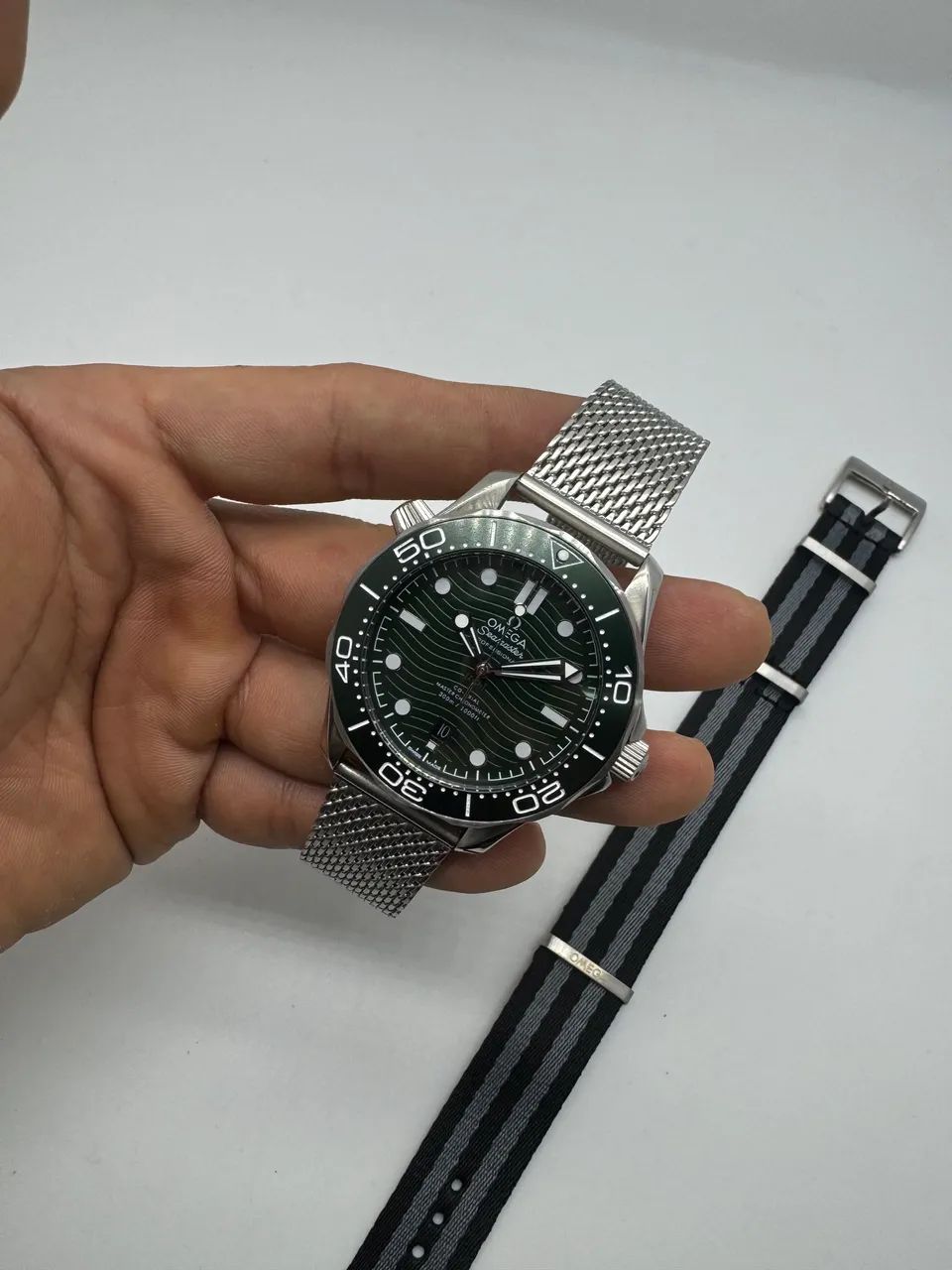 Relógio Omega Seamaster 007 com 2 pulseiras  - Foto 4