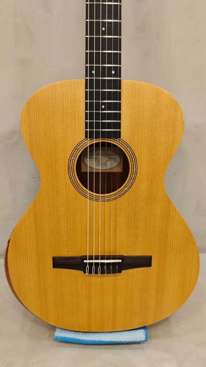 Violão Taylor Academy 12e-N (Nylon)
