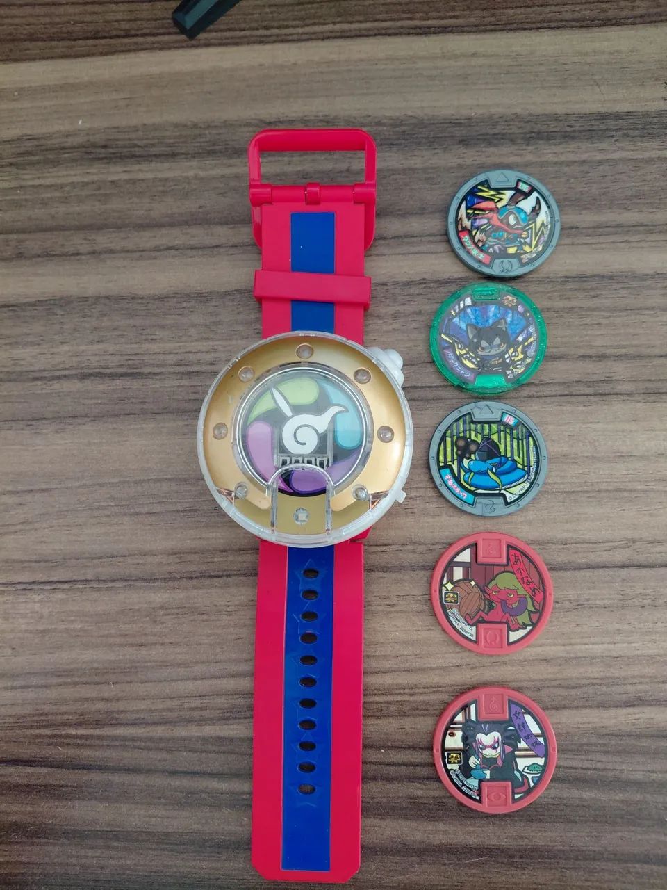 Relogio DX Yo-kai + 5 MEDALHAS  Yio kai 