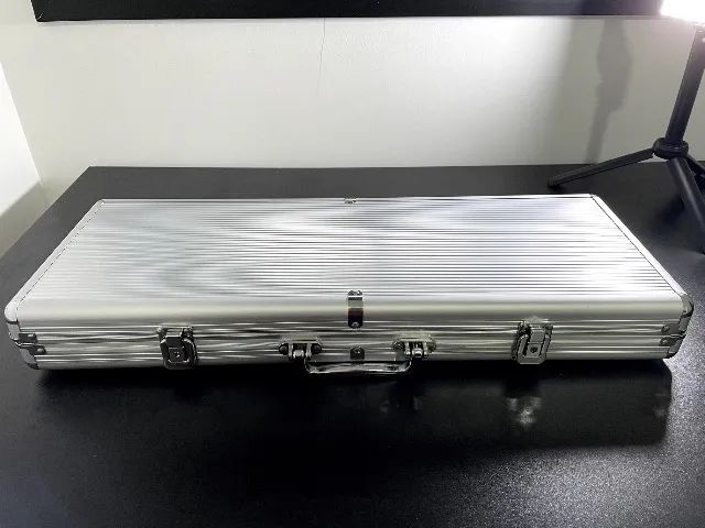 Maleta De Poker 500 Fichas 2 Baralhos e 5 Dados