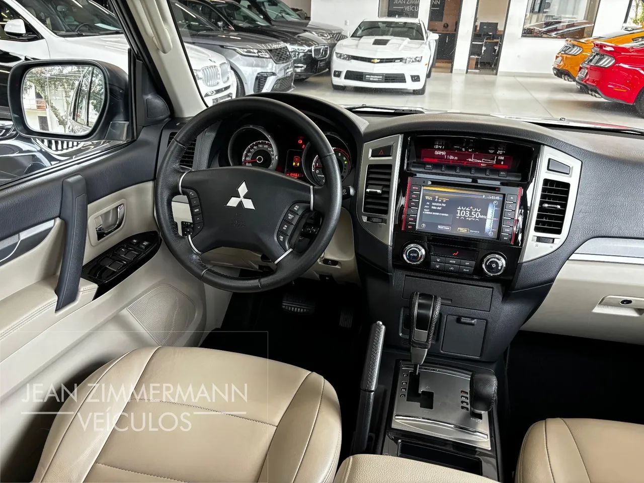 PAJERO HPE FULL 3.2 4X4 T.I.DIES. 5P AUT  BRANCA 2017/2018 - Foto 12