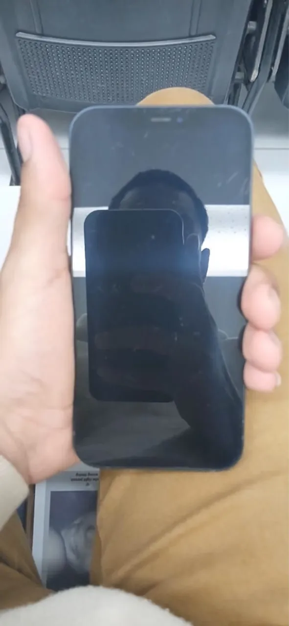 iPhone 12 em perfeito estado