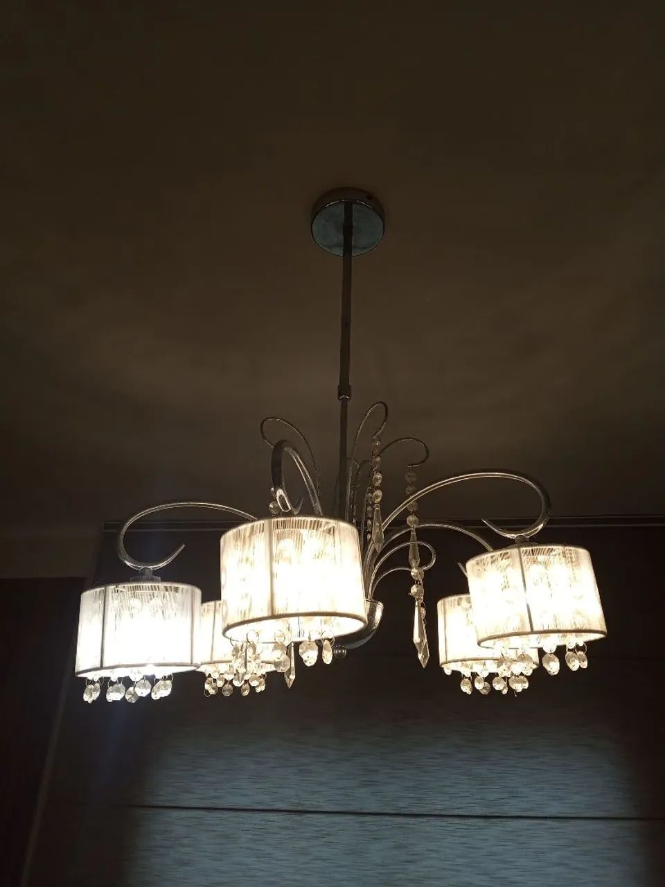 Lustre com cristal e base cromado 