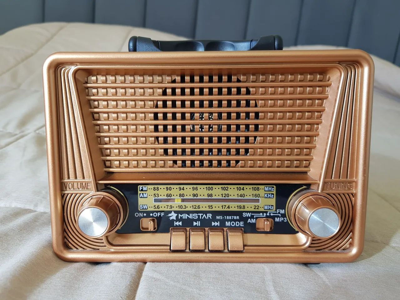 Retro bluetooth radio64292272496386122