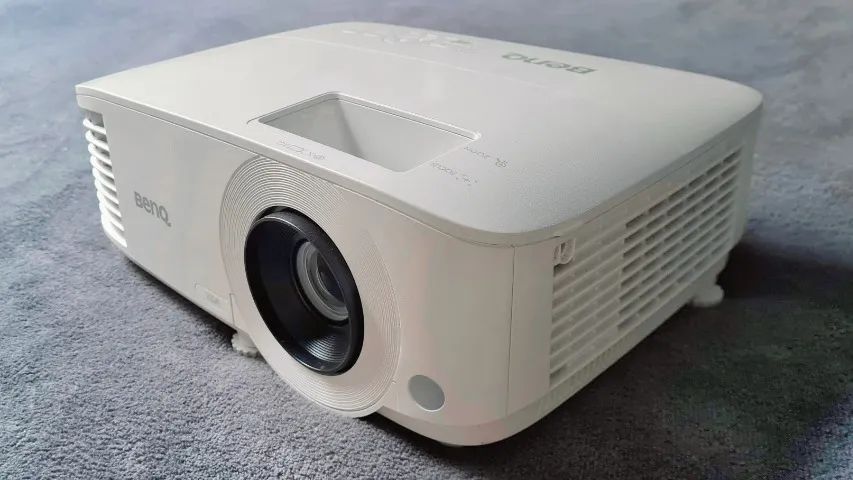 Projetor Benq MX611 DLP 4000 Lumens 20000:1 Muito novo