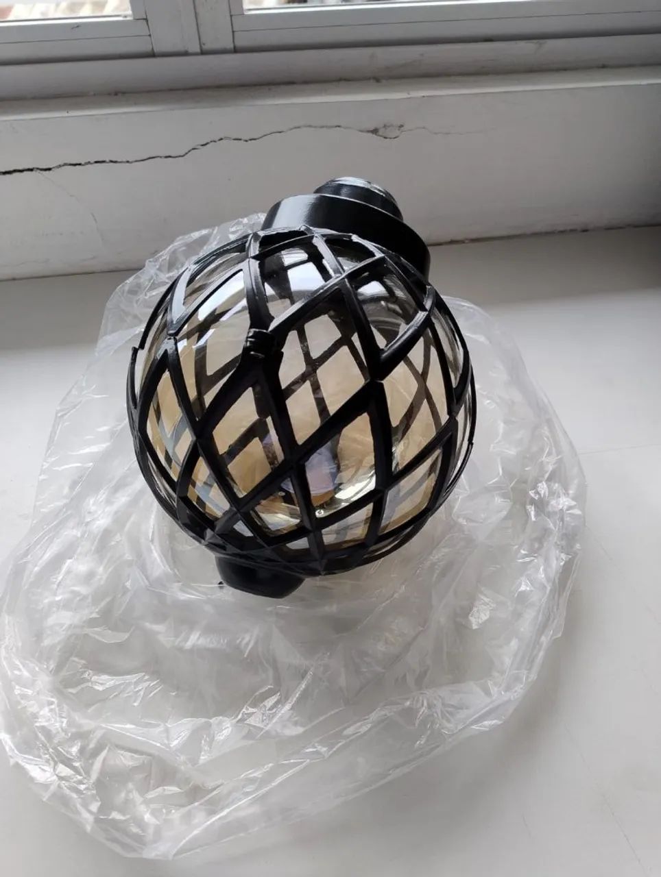 Lustre Moderno em Plástico e Vidro