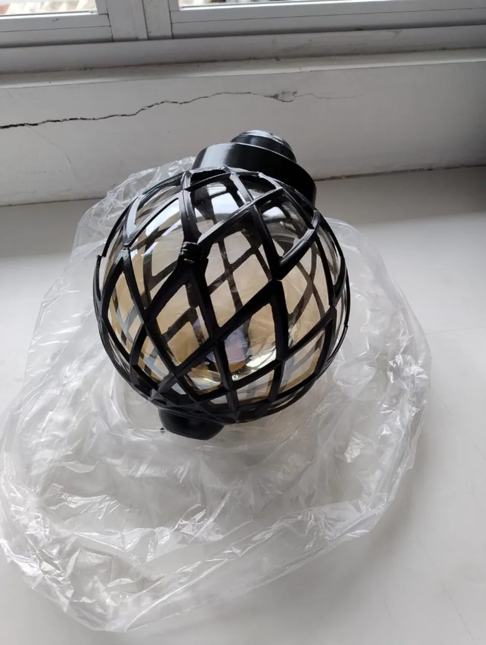 Lustre Moderno em Plástico e Vidro