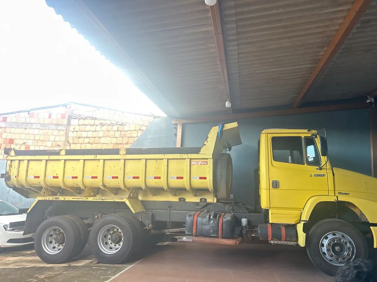 Vendo Caminhão  caçamba L1620