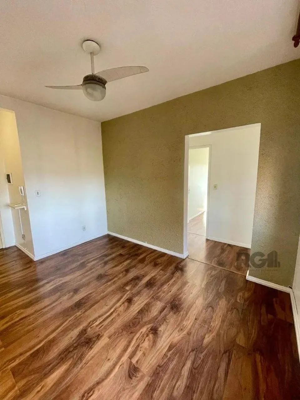 Belo apartamento 2 dormitórios, totalmente reformado, vista para o bairro de todas as jane - Foto 3