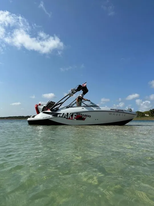Lancha jet boat 210