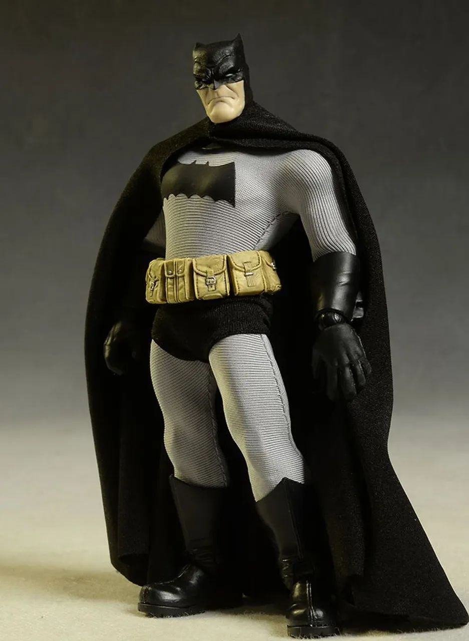 Batman DKR mezco ONE:12 - Foto 3
