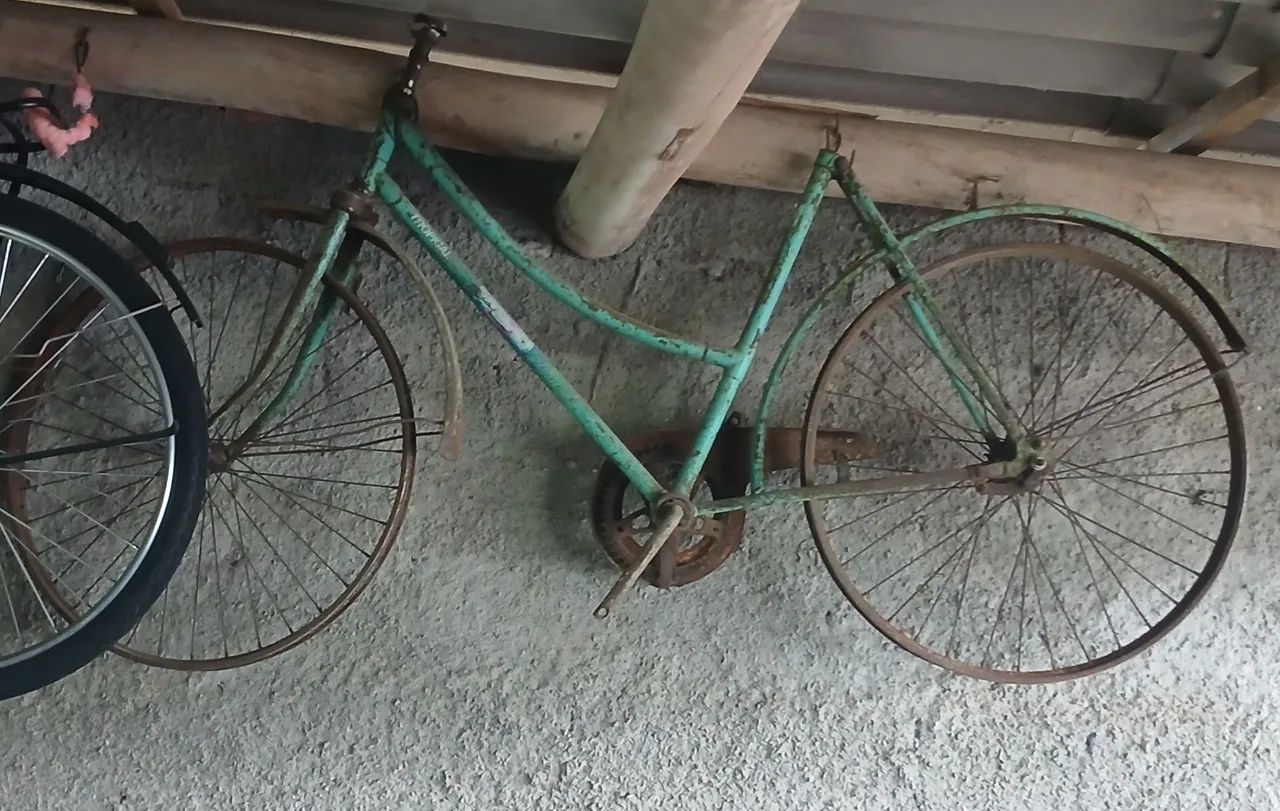 *Bicicleta monark antiga para restaurar*
