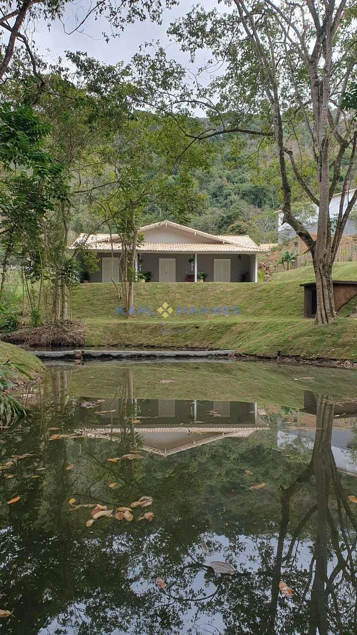 Casa do lago à venda, em Secretário, 4 suítes com 235m² - por R$ 1.499.000,00.