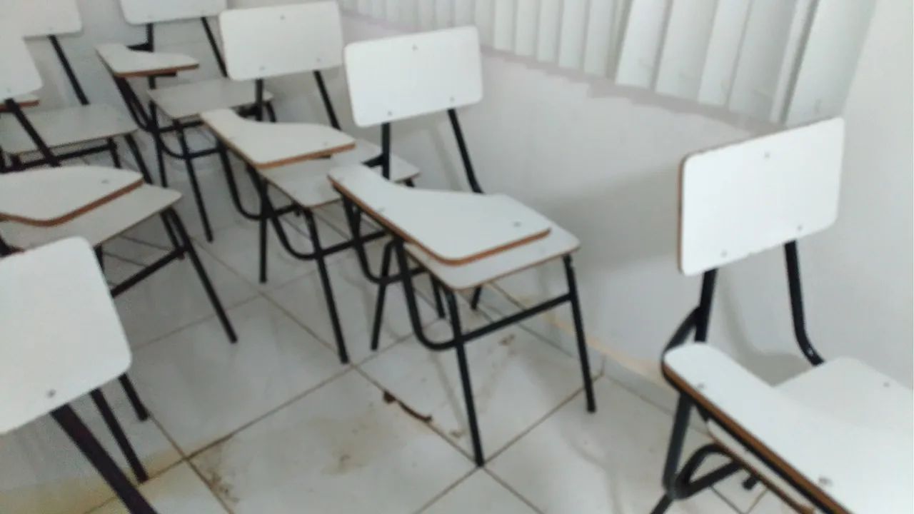 Cadeiras escolares usadas - ótimo estado! - Foto 2