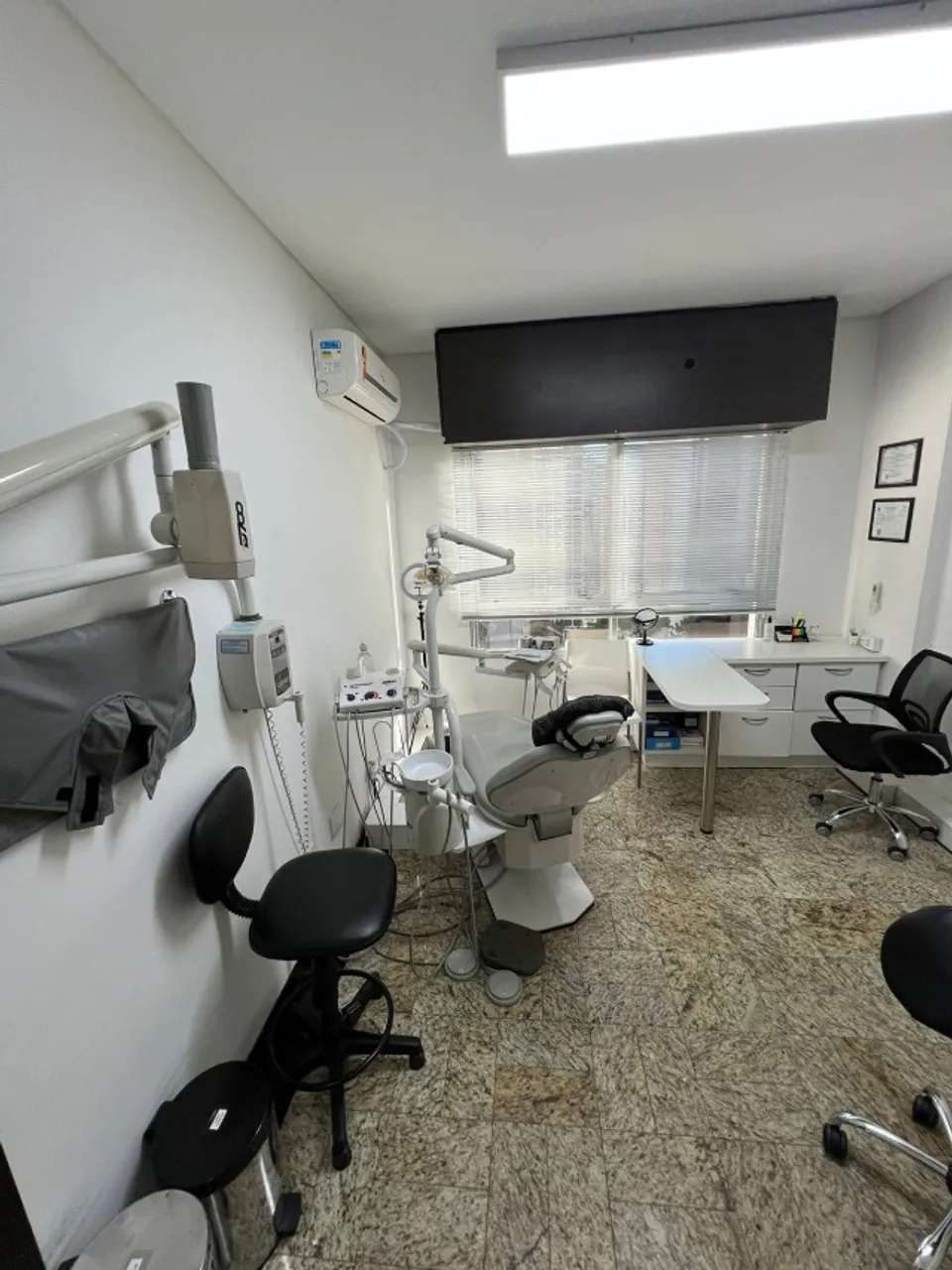 Vendo Ponto de Consultório Odontológico - Pronto para Trabalhar no Coração do Batel