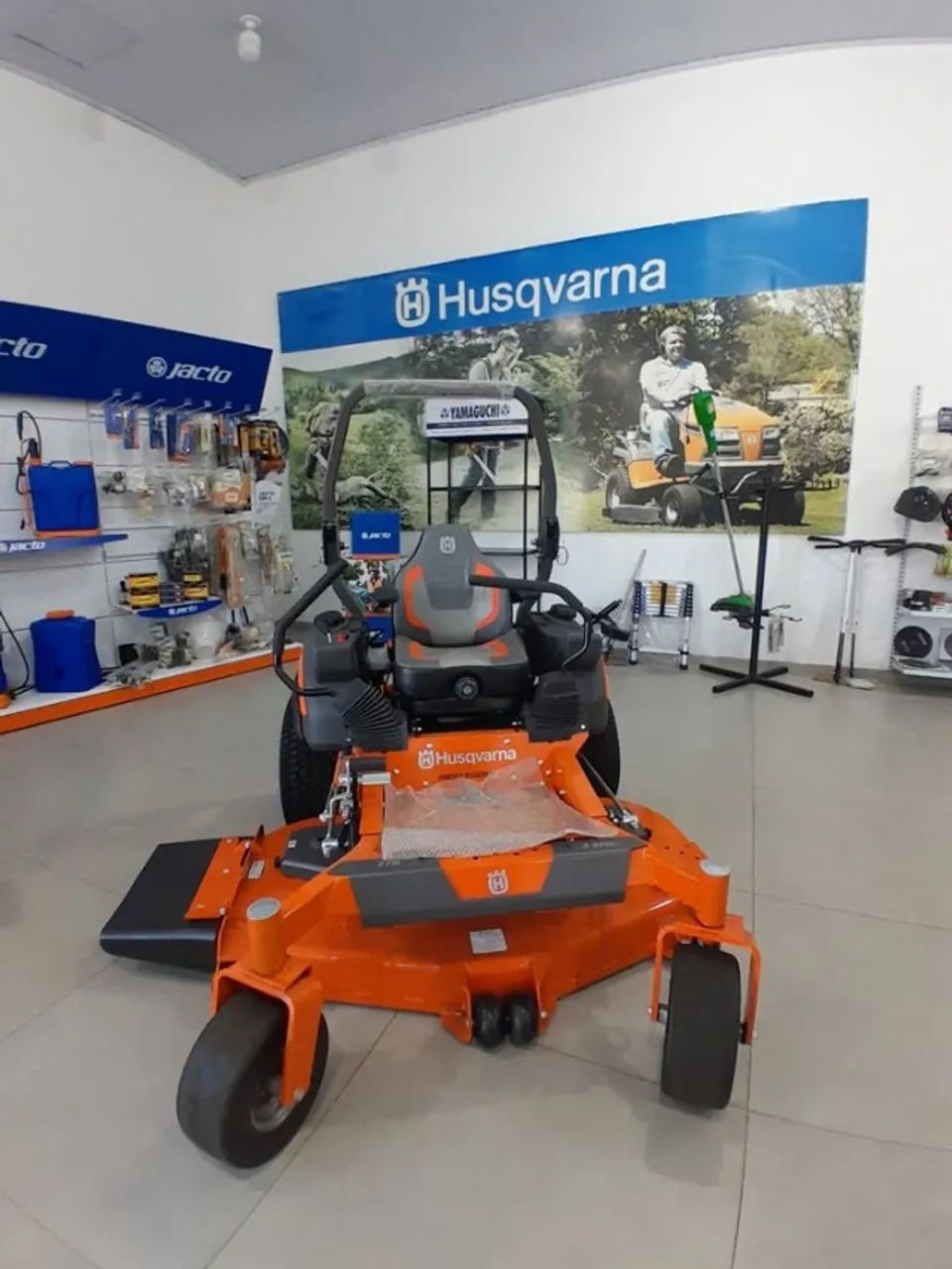 洋楽 BIG 50 Cortador de Grama Husqvarna Giro Zero Z560X (31HP) - Outros itens