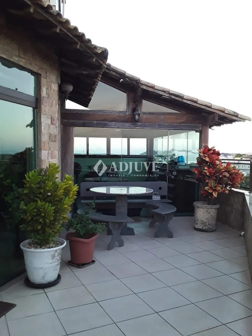 Excelente Cobertura duplex à venda, com vistas para o Centro de Rio das Ostras e Praia do