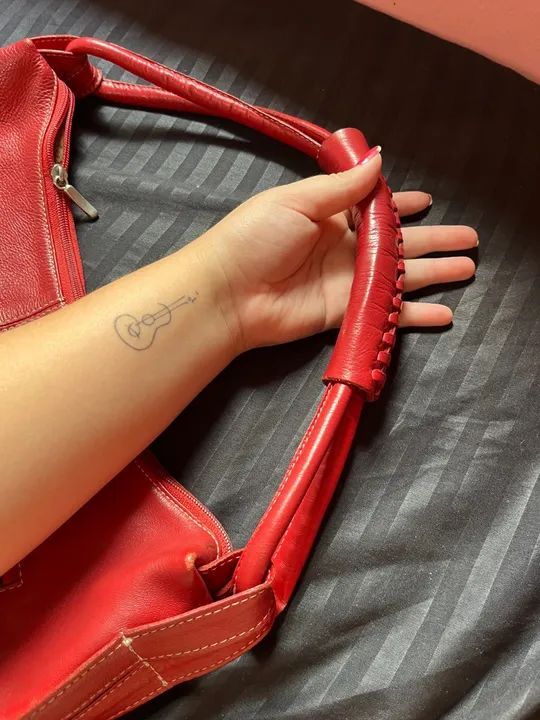 Bolsa de Ombro Vermelha em Couro  - Foto 4