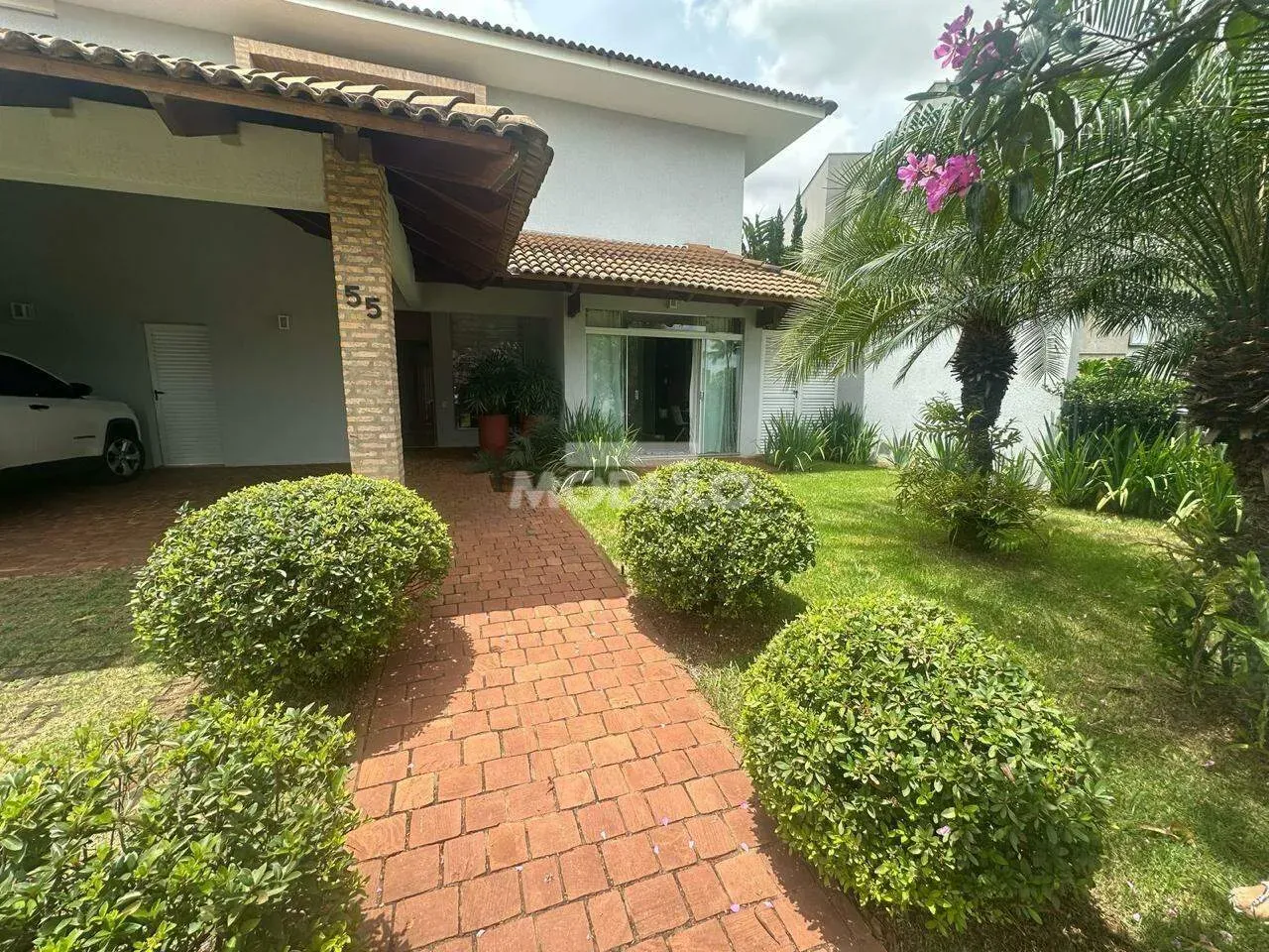 Casa residencial para locação, bairro Bosque Karaiba