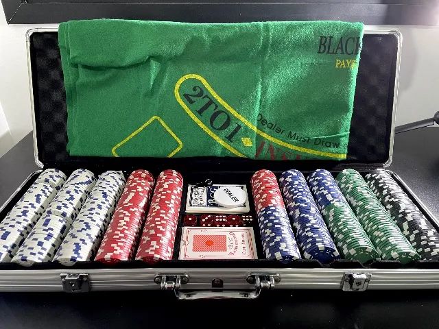 Maleta De Poker 500 Fichas 2 Baralhos e 5 Dados - Foto 2