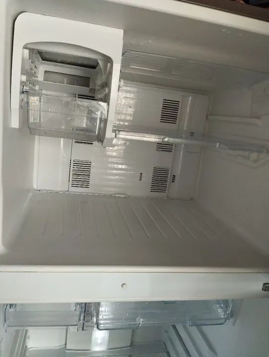 Geladeira Frost Free 220v em aço inox em ótimo estado - Foto 5