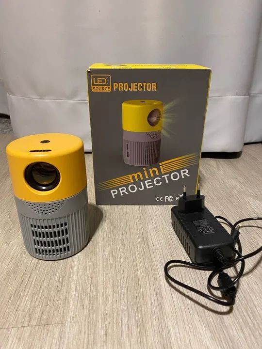 Mini Projetor - cinema em casa - fantástico