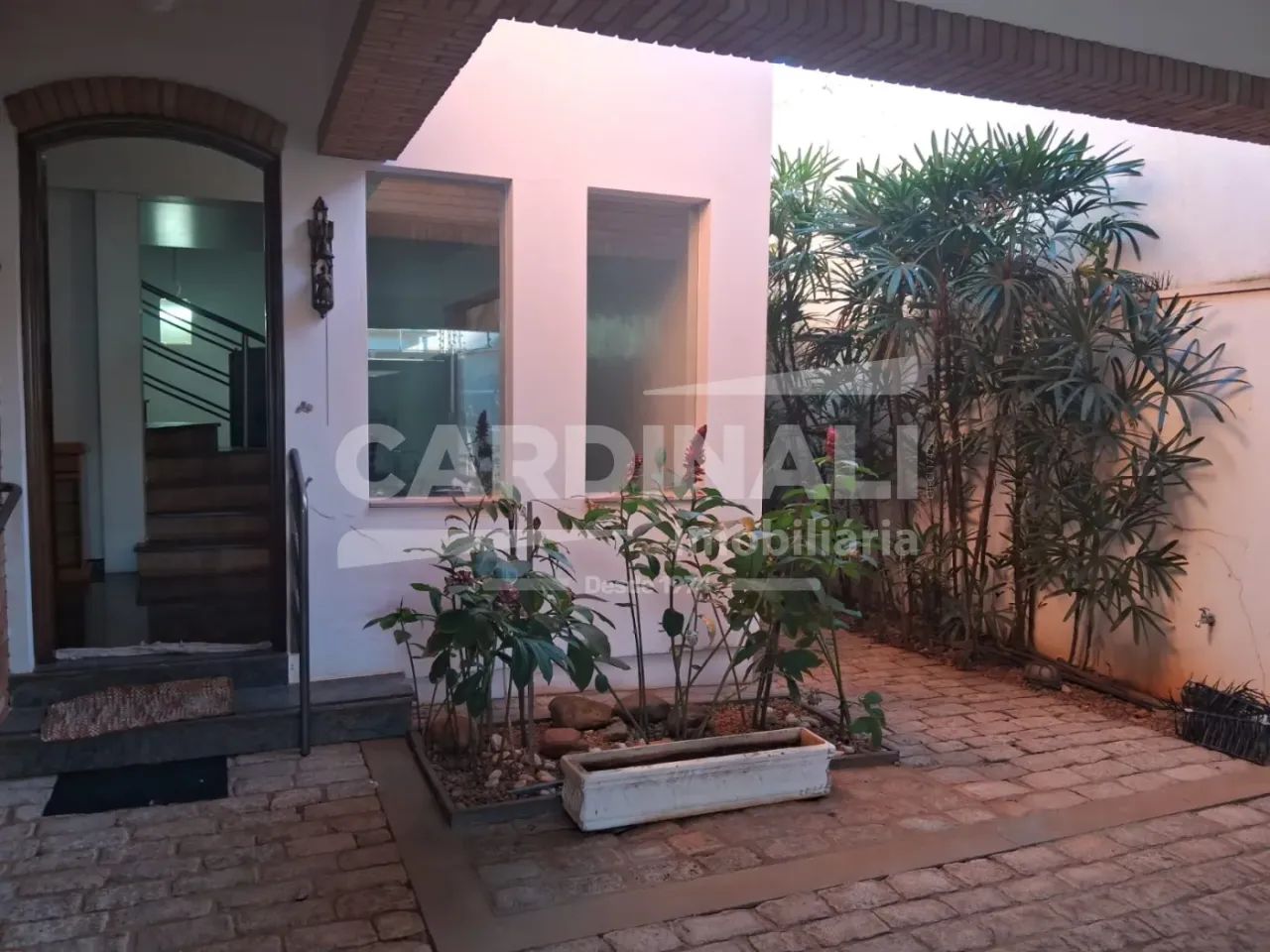 Casa com localização privilegiada, com 04 suites. - Foto 3
