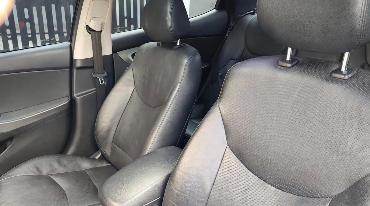 Hyundai Elantra 2.0 16V FLEX AUT. 2015