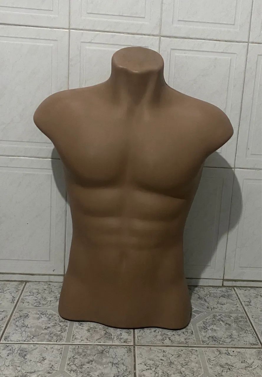 Manequim masculino e feminino 
