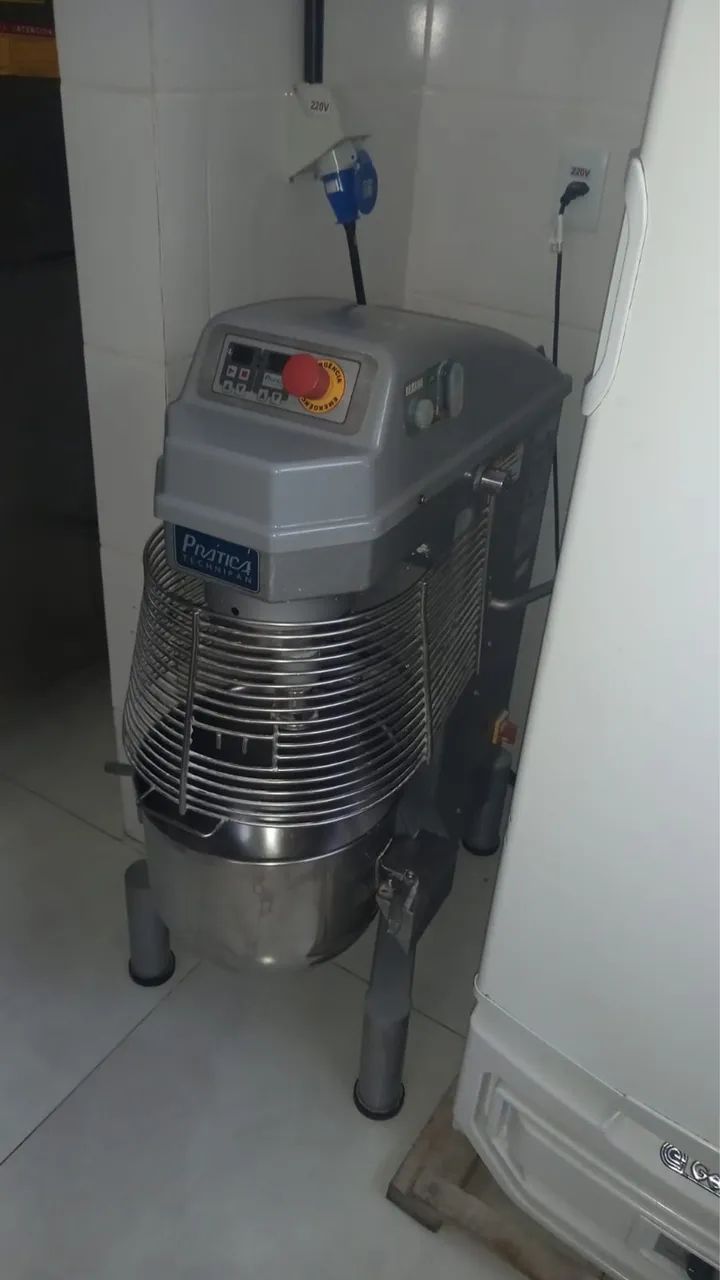 Batedeira prática 18L
