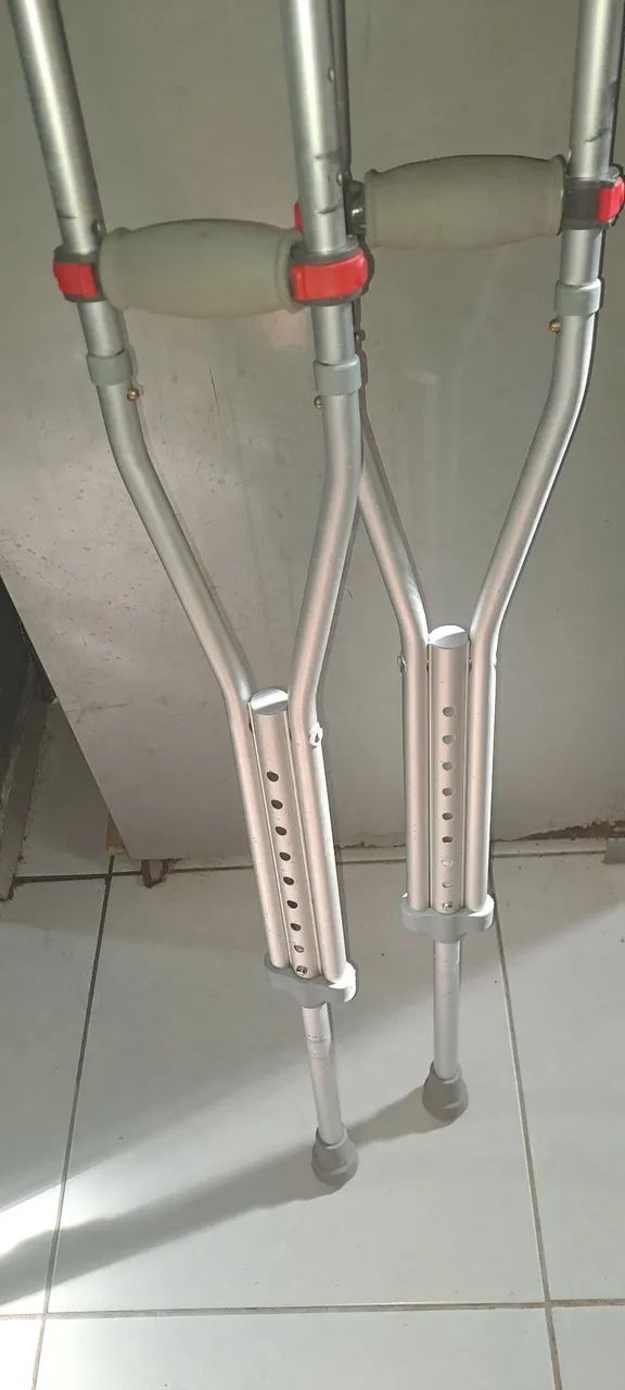 Vendo par de muletas - Foto 2