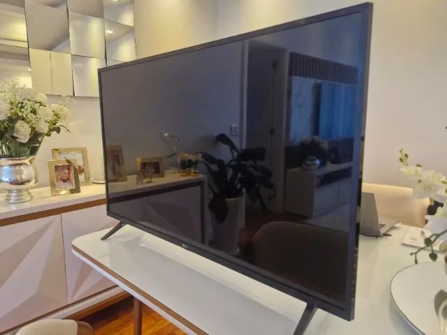 TV LG 43" - MODELO UN7300PSC - Foto 3