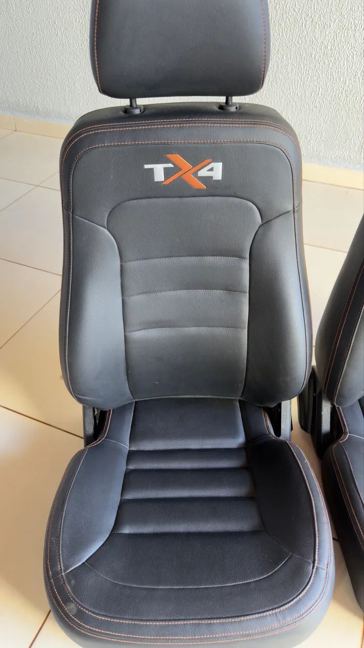 Bancos Troller TX4 - Foto 2