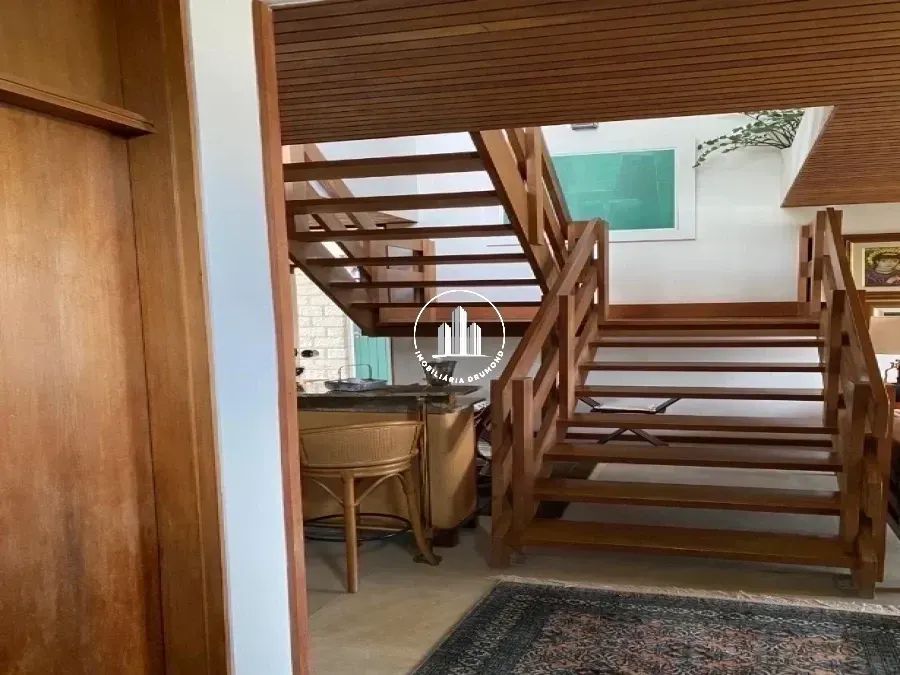 Casa 300m² com 3 Quartos e Suítes em Coqueiros - Foto 5